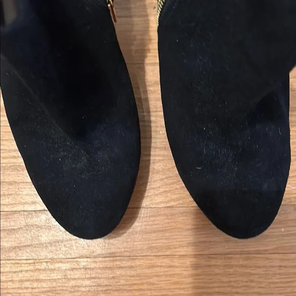 Michael Kors Black and Gold Ankle Boots Sleek Design - Picture 5 of 14